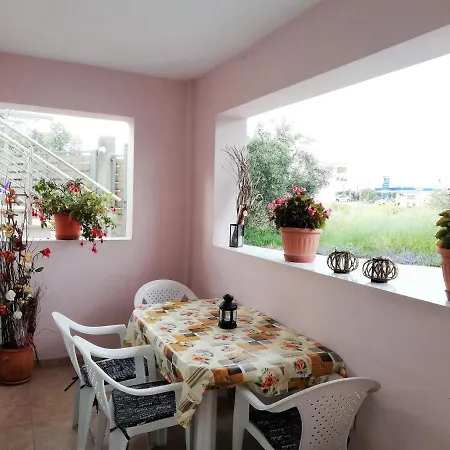 Lovely 500m From The Beach, Almiri 2 Appartamento